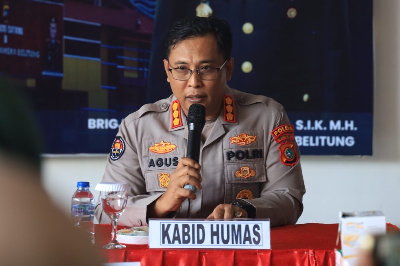 Caption: Kabid Humas Polda Babel saat konferensi Pers di Mapolda Babel, Selasa (3/3/2026). Foto : Humas Polda Babel