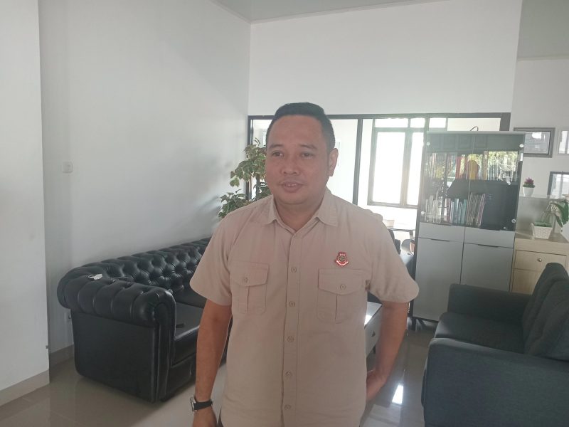 Kasi intel Kejari Pangkalpinang, Anjasra Karya saat di konfirmasi