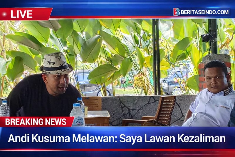 Caption: Pres Conference Advokat Andi Kusuma di Cafe Lucky 88 terkait penetapan tersangka terhadap dirinya, (Foto: Renaldi). Sabtu (4/4/2026).