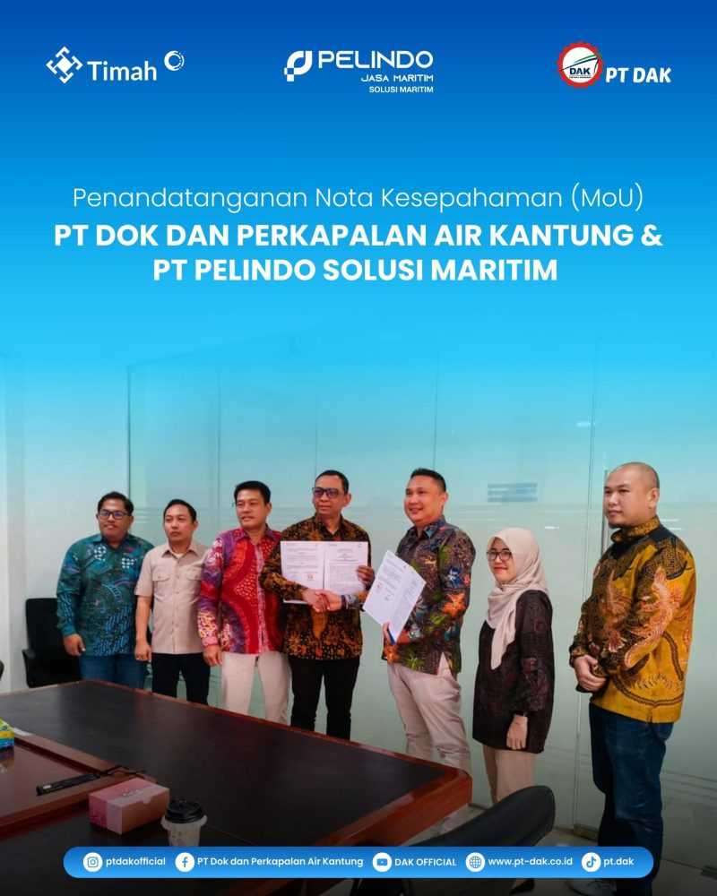 Caption: foto bersama usai Penandatanganan MoU