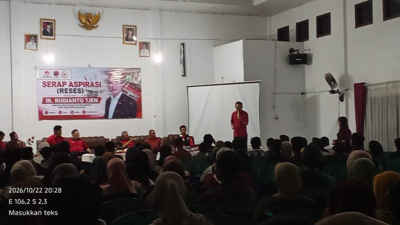 Caption: Reses Anggota DPR RIZ Rudianto Tjen di Gedung Serba Guna Kecamatan Namang, Kamis (23/10) malam, Foto: Renaldi